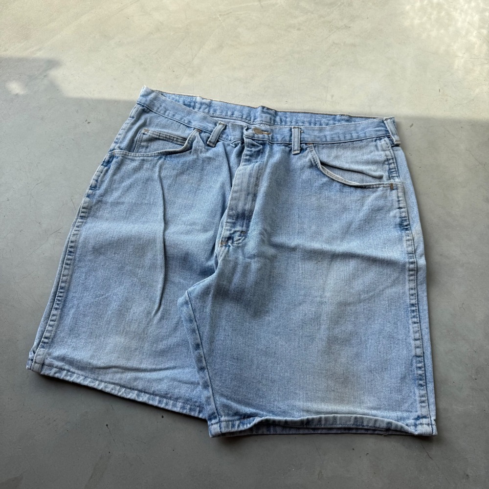 Wrangler Hero Originals Mens Denim Shorts Light Wash Blue Size 34 x 11
